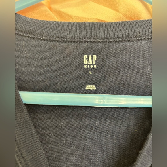 Gap T-shirt - Picture 3 of 3